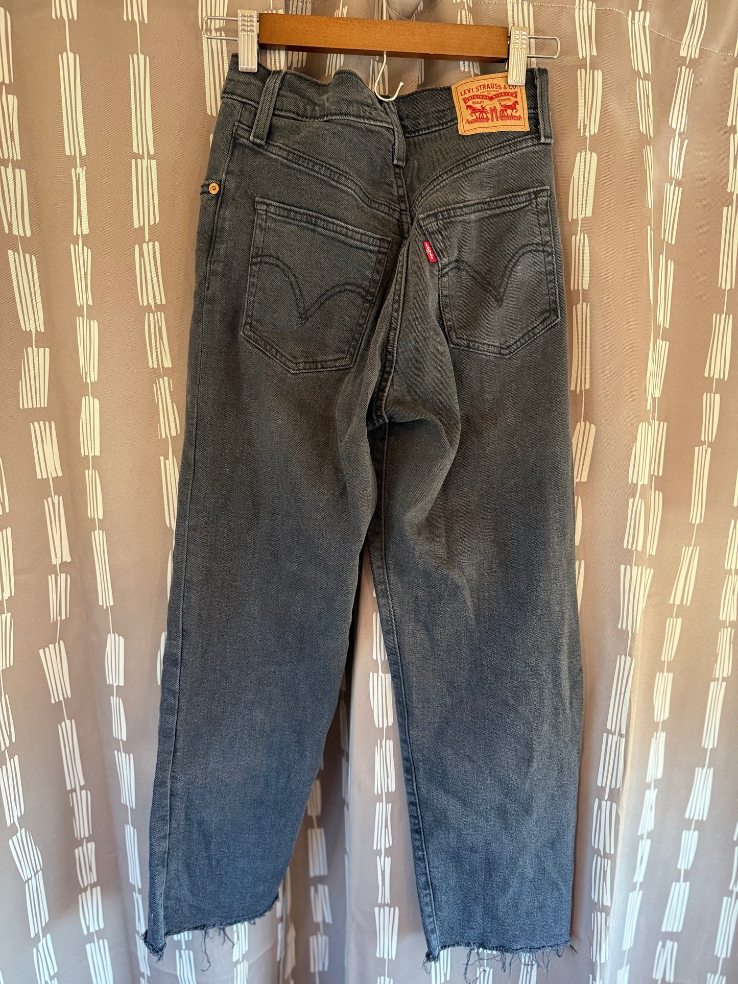 Levis Ribcage Straight Ankle Jeans-- sz 25