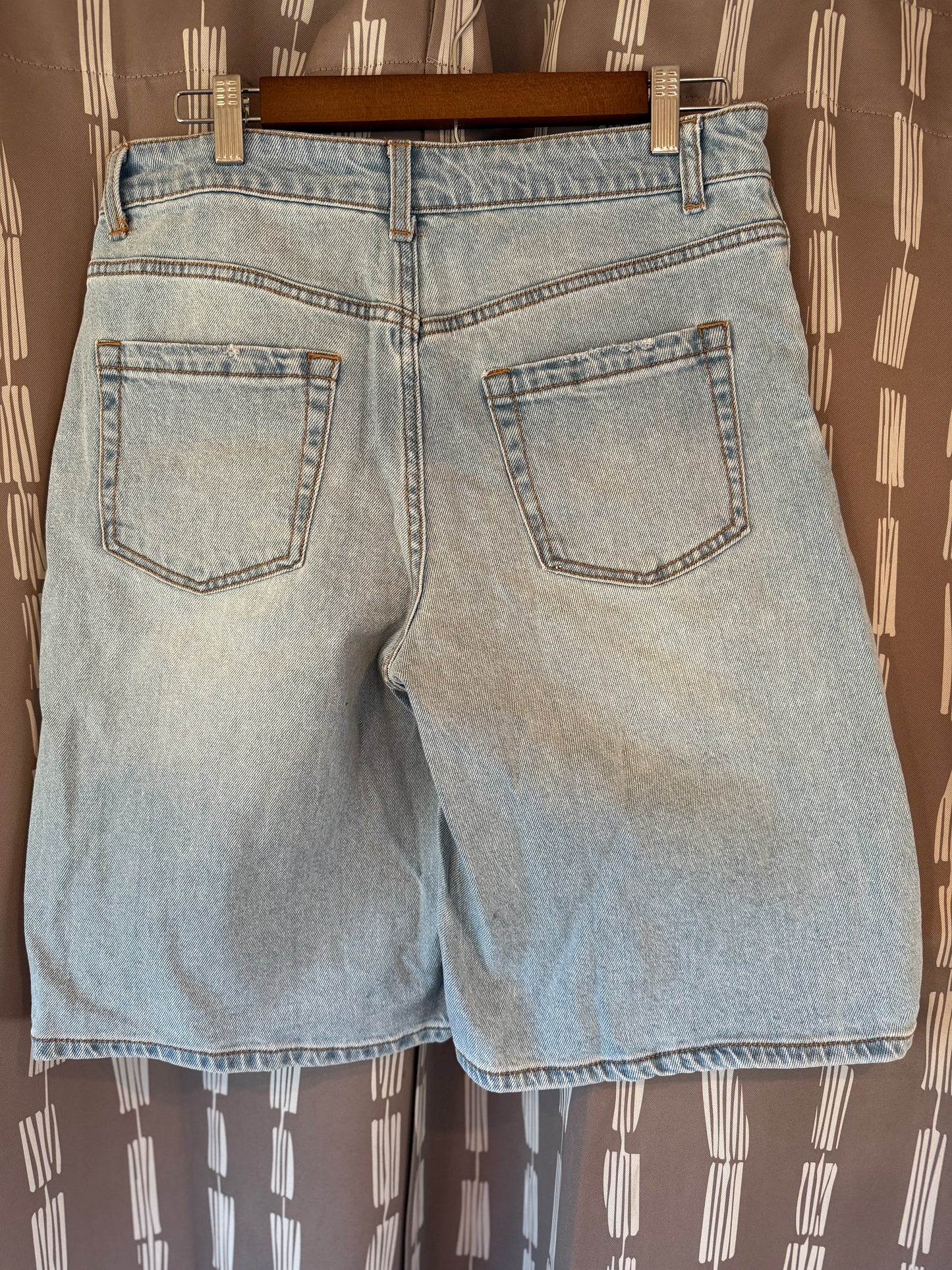 No Boundaries Baggy Jean Shorts-- sz 4