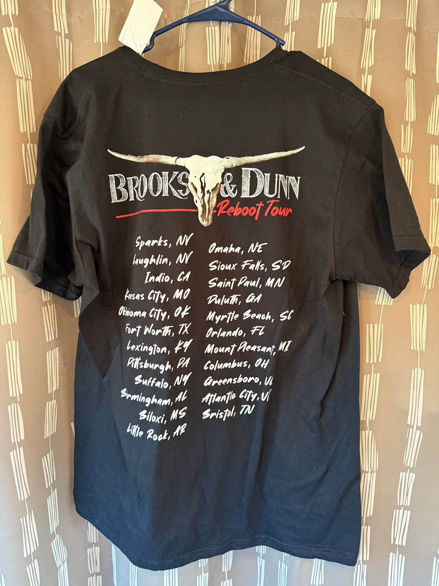 Brooks and Dunn T Shirt-- sz XL