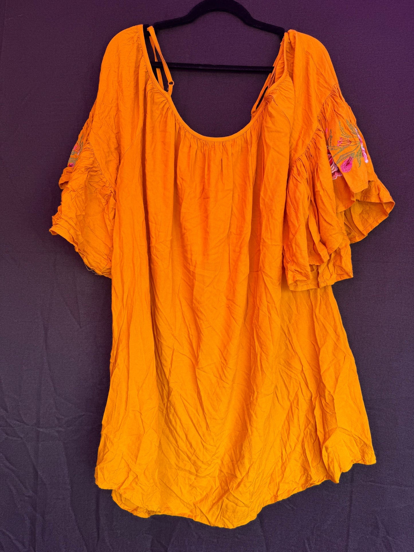 Feathers Adjustable Strap yellow 3/4 bell sleeve with flow embroidery-- sz 3X