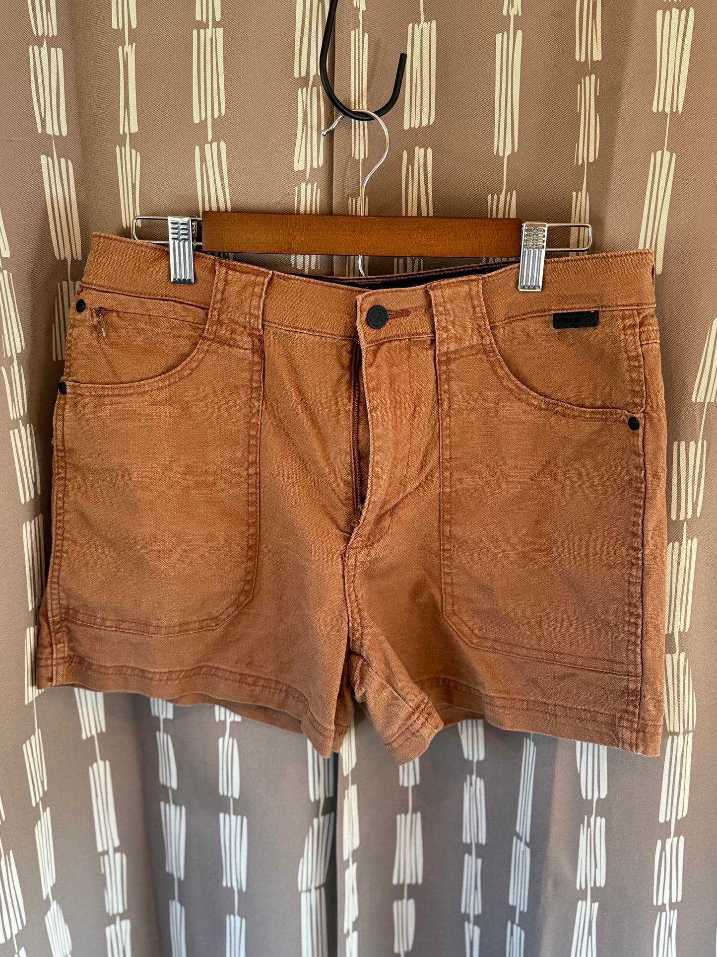 Wrangler ATG Shorts-- sz 8