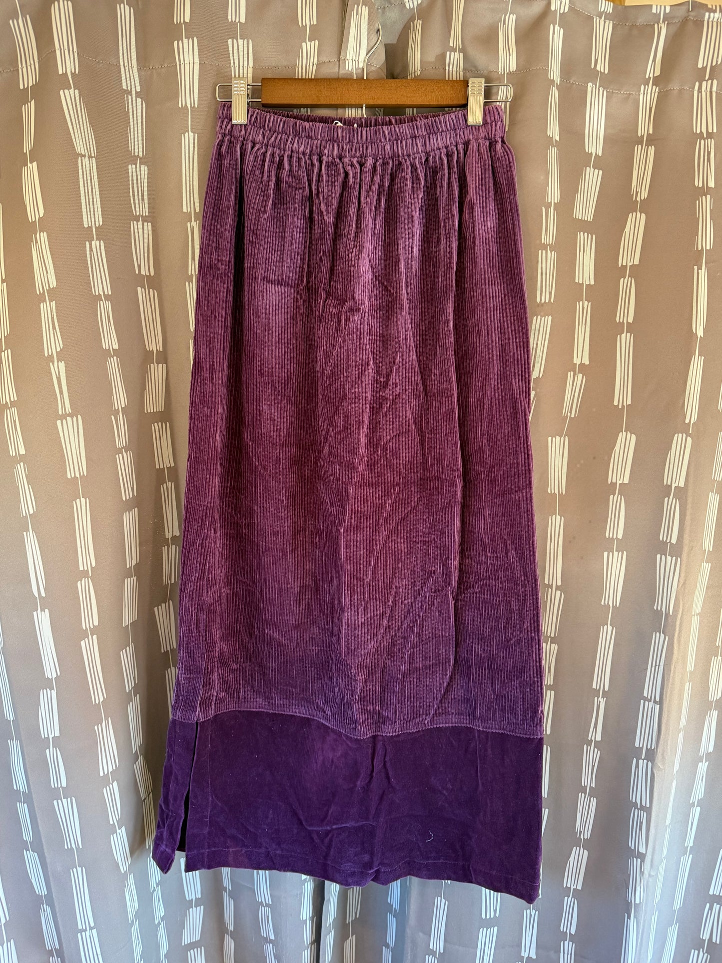 Denim & Co Velvet Skirt-- sz Medium