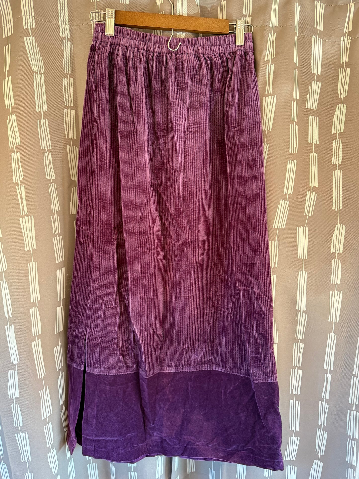 Denim & Co Velvet Skirt-- sz Medium