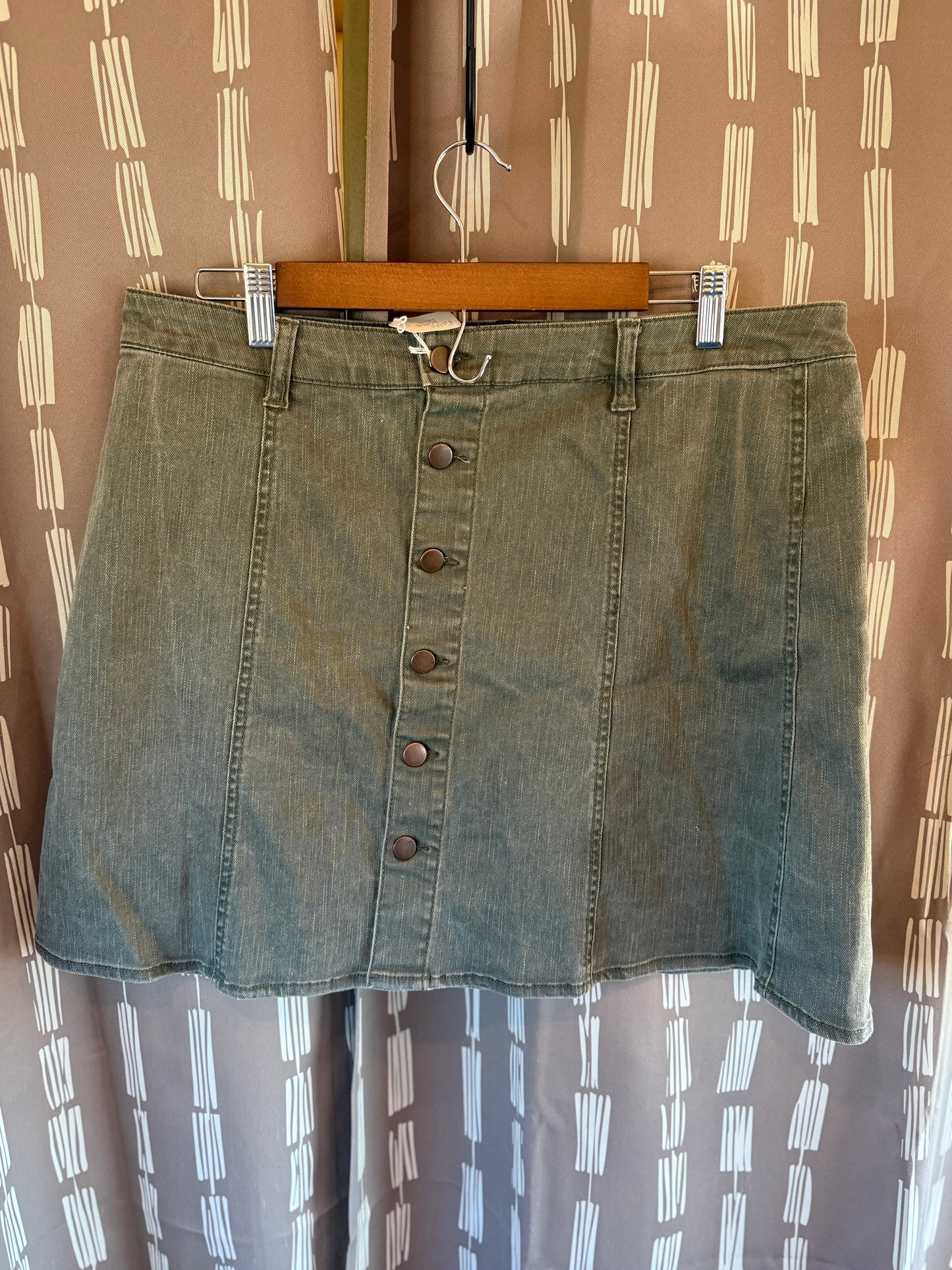 Falls Creek Skirt-- sz 18