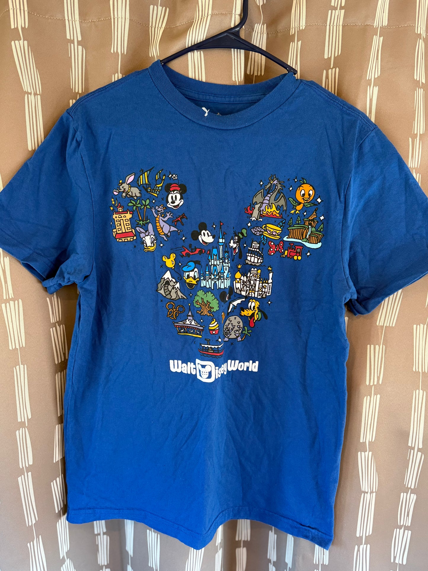 Disney World T Shirt-- sz M