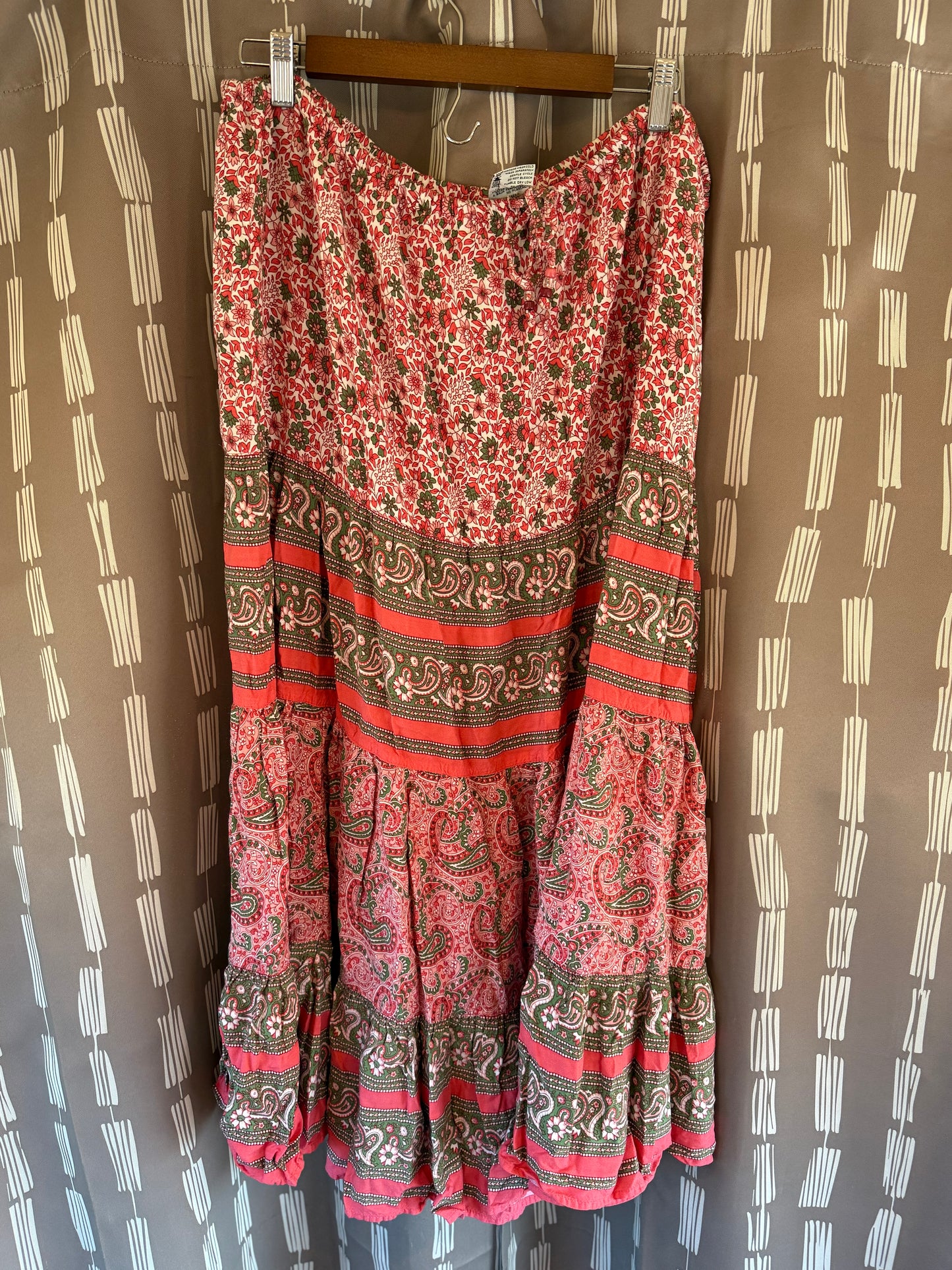 White Stag Skirt-- sz M 32/34