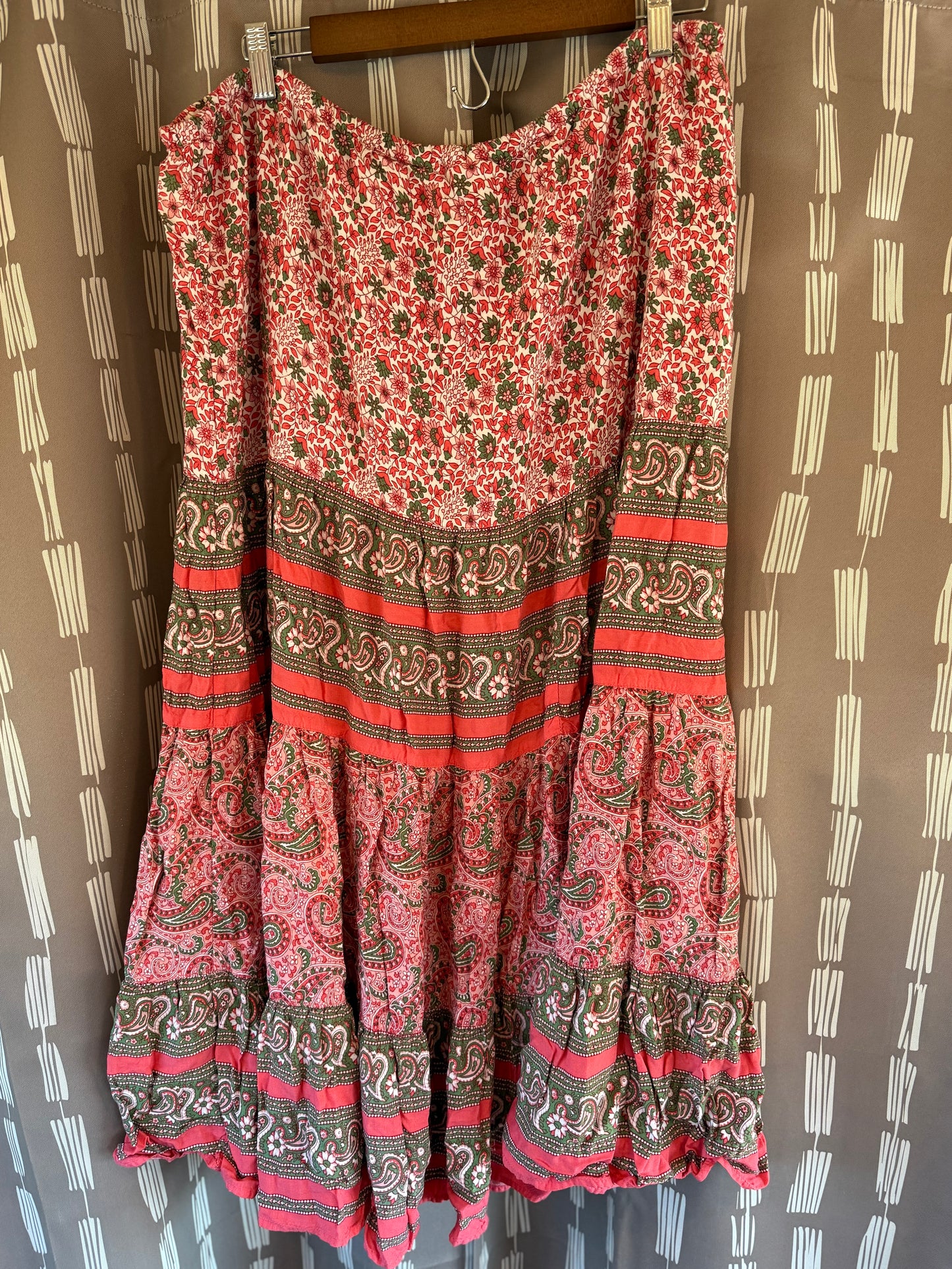 White Stag Skirt-- sz M 32/34