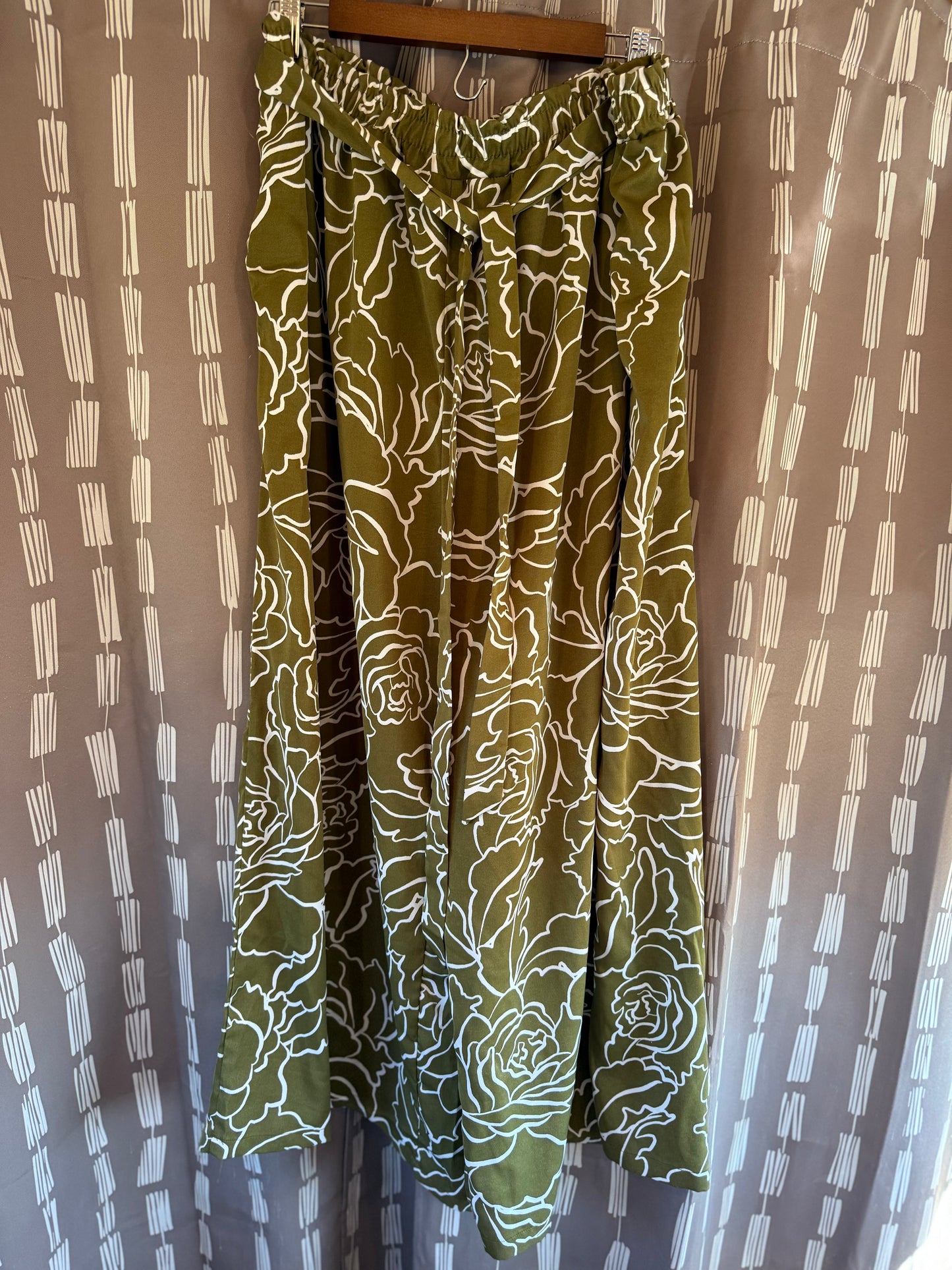 Harper By Block Palazzo Pants-- sz 2X (has built in tie to cinch up)