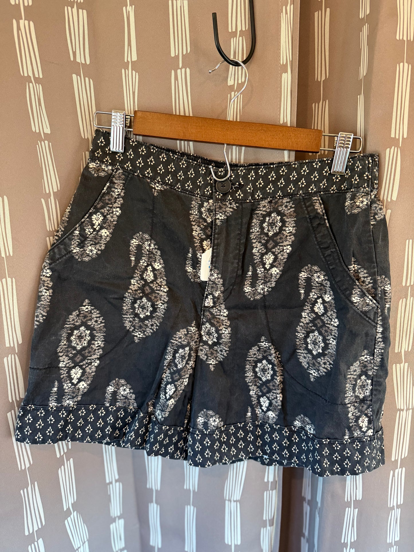 Knox Rose Shorts-- sz S