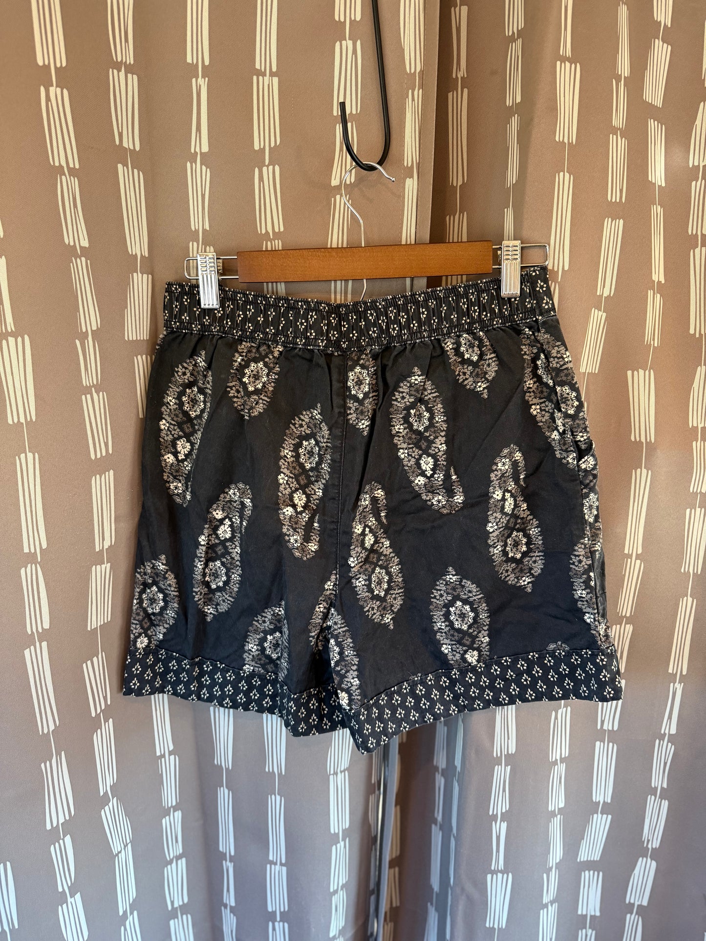 Knox Rose Shorts-- sz S