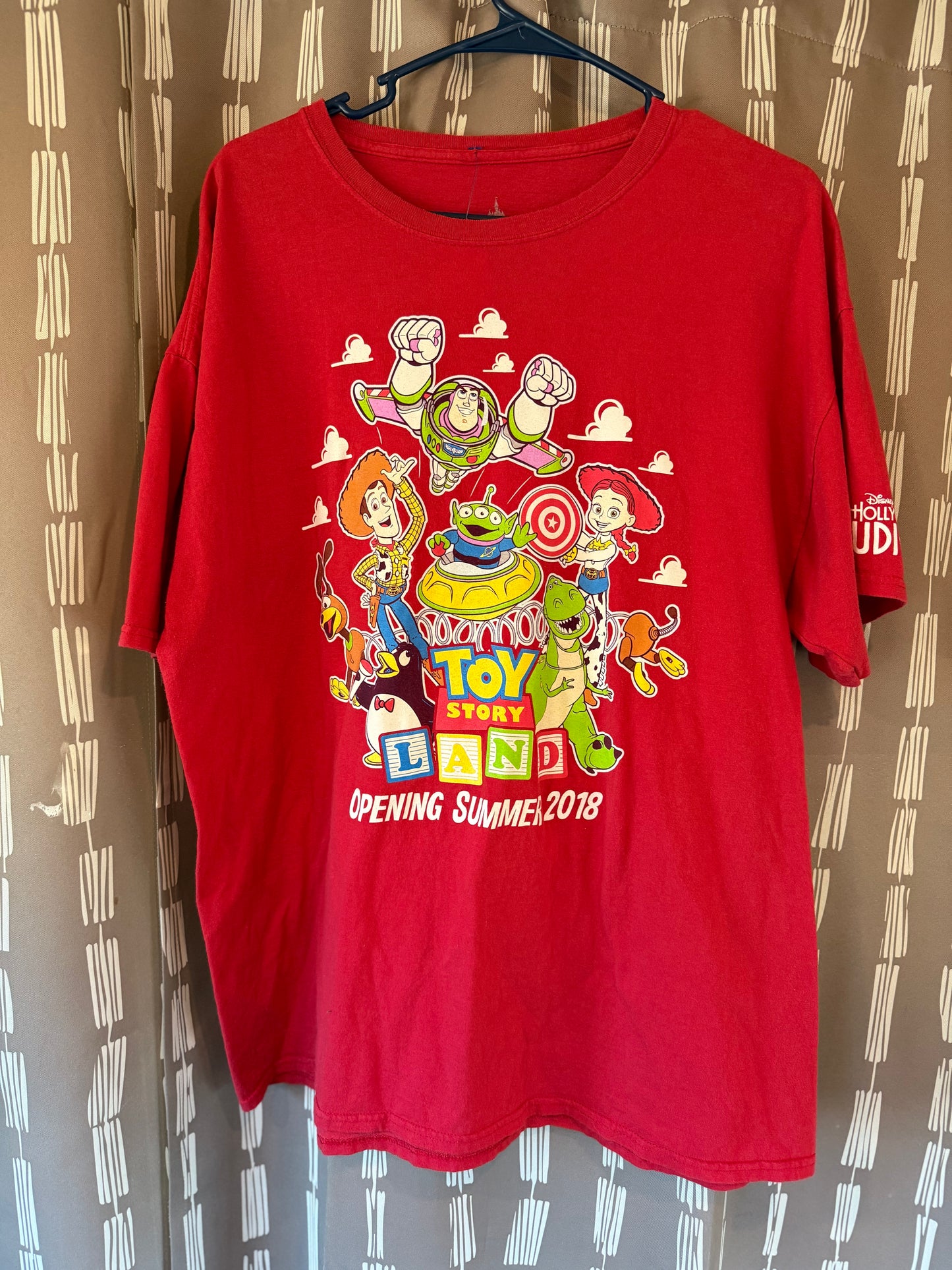 Disney World 2018 Toy Story Land T Shirt-- XL